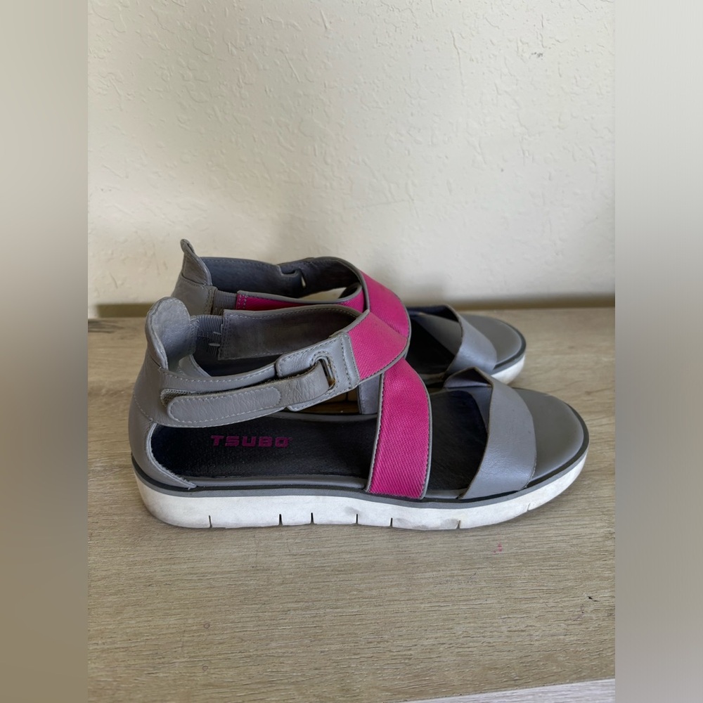 TSUBO leather strappy sandals - Picture 3 of 5